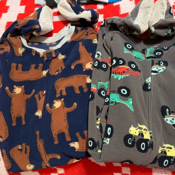 Bundle of two size 4t onesies - Picture 4 of 9